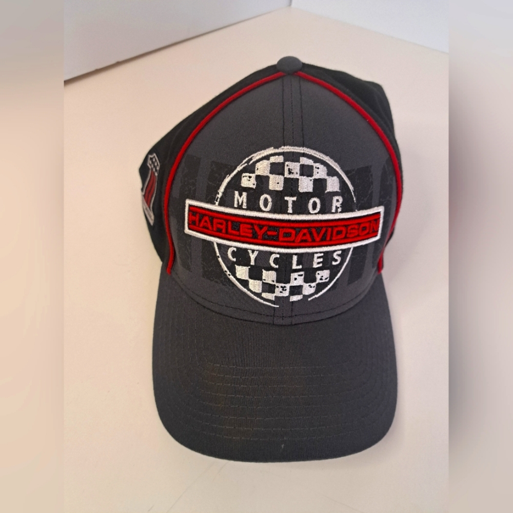 Harley-Davidson Motorcycle Hat New Era 39Thirty Cap Medium-LG Gray Red #1